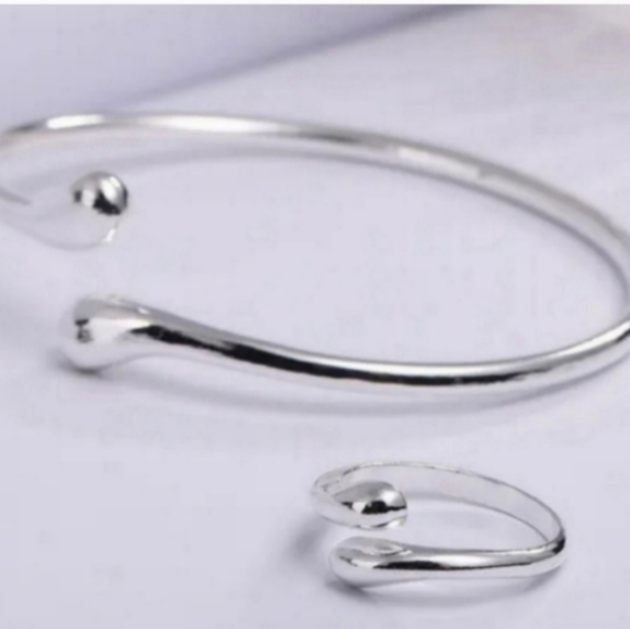 Sterling Silver Plated Waterdrop Jewelry Set Bracelet Necklace Earrings - Picture 12 of 14